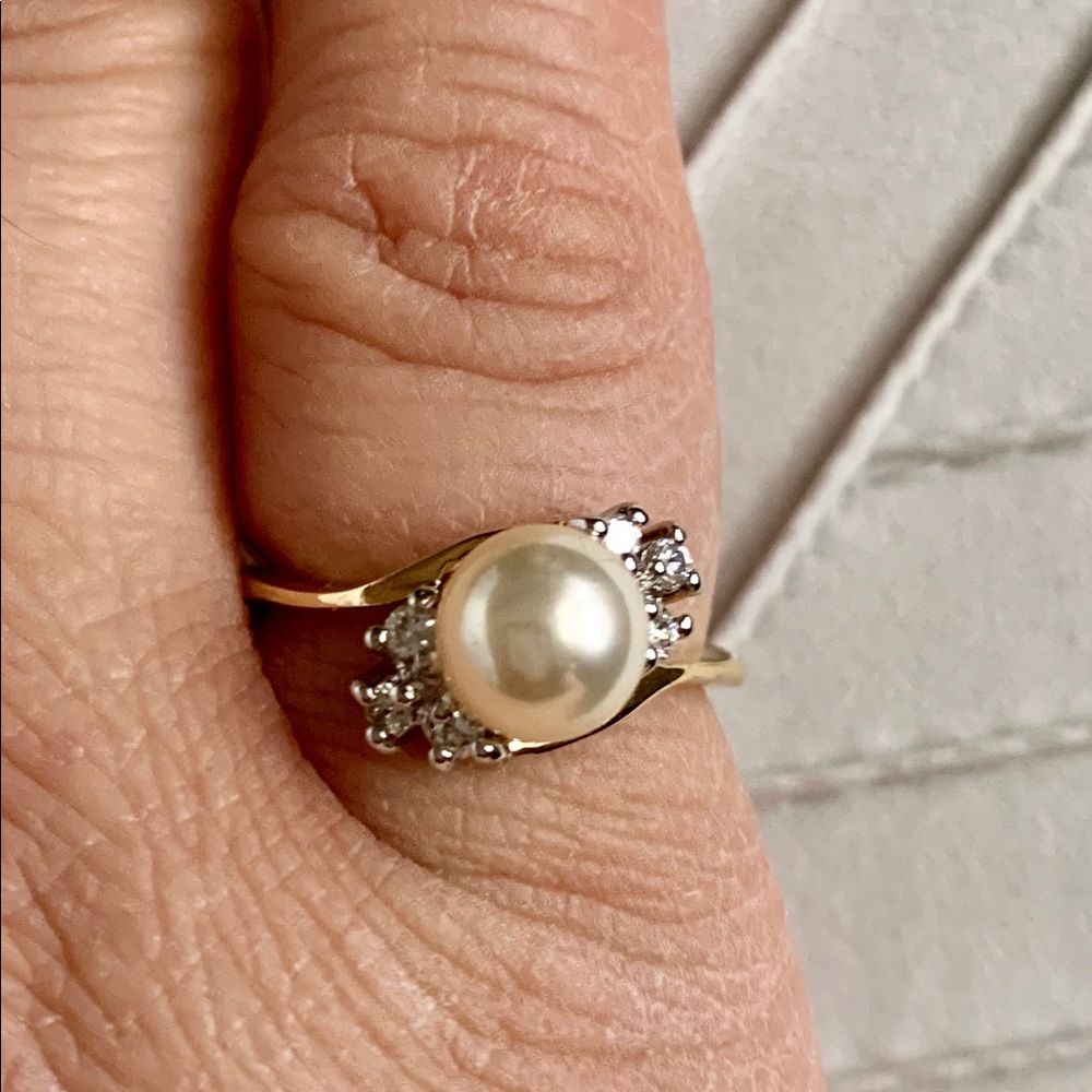 Premier Designs Peggy Gold Ring w/ Pearl Size 6